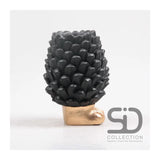 Season inspired decoration vaas dennenappel op voet 11,8x11,8x16cm zwart - afbeelding 2