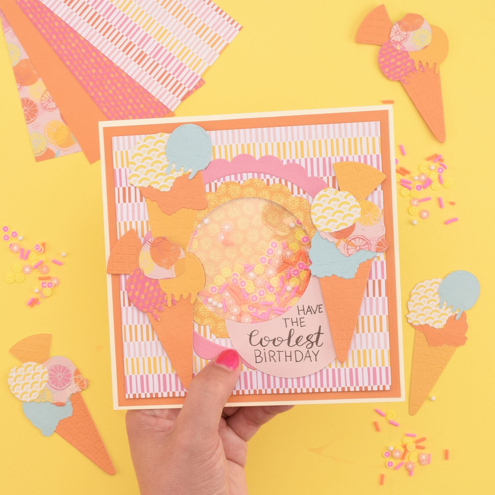 Marianne design • creatable scalloped circles