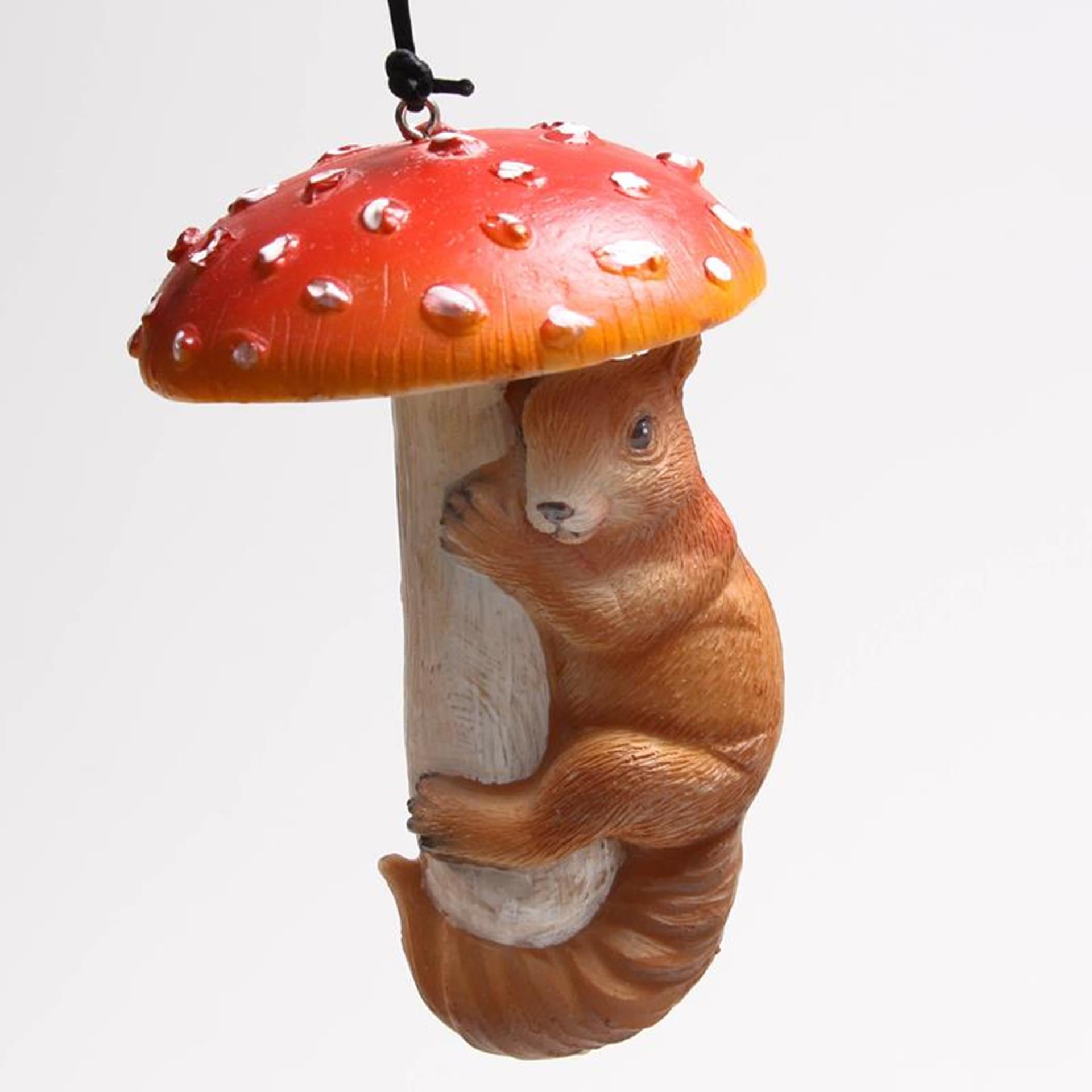 Farmwood animals hangdeco eekhoorn hangend op paddenstoel 7x6,5x10cm