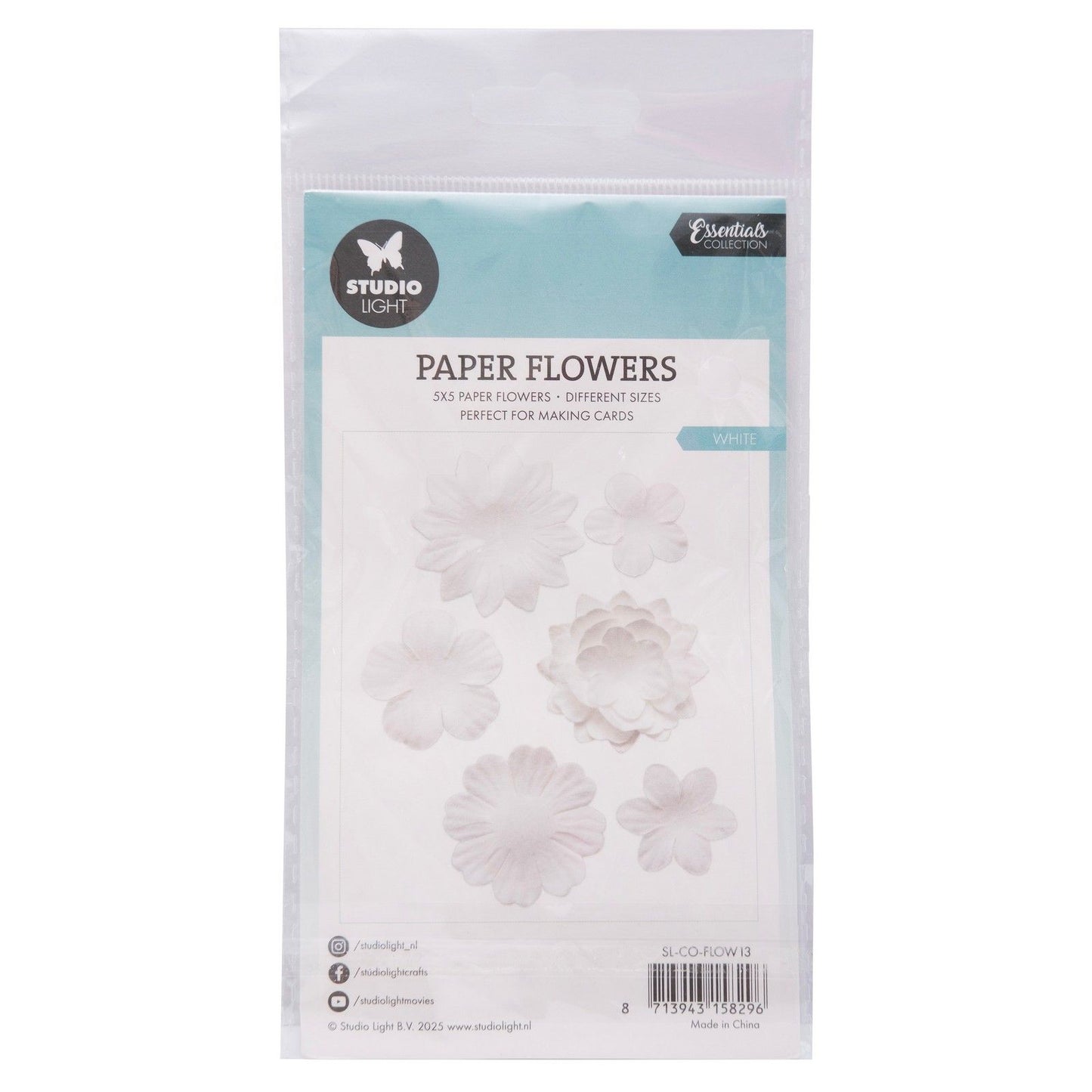 Studio light • paper flowers 25pcs white