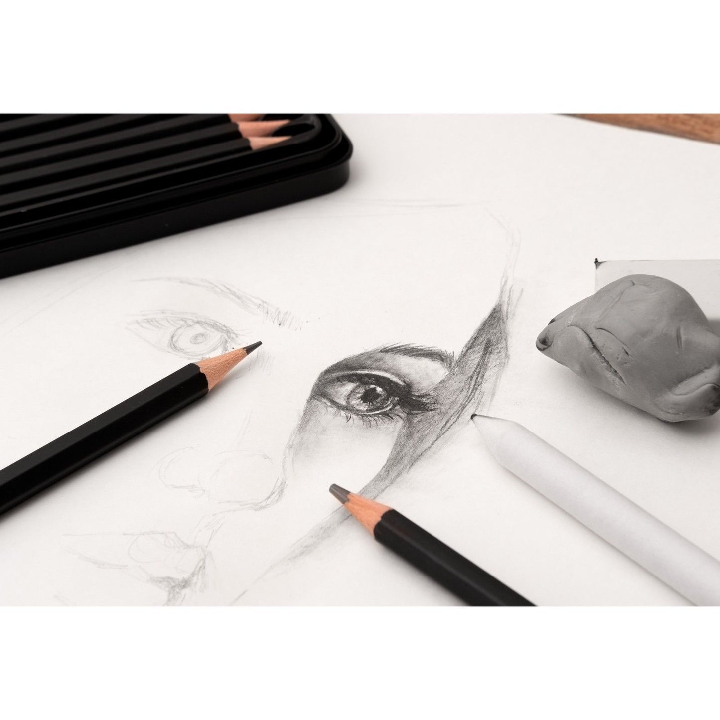 Studio light • essentials pencils graphite